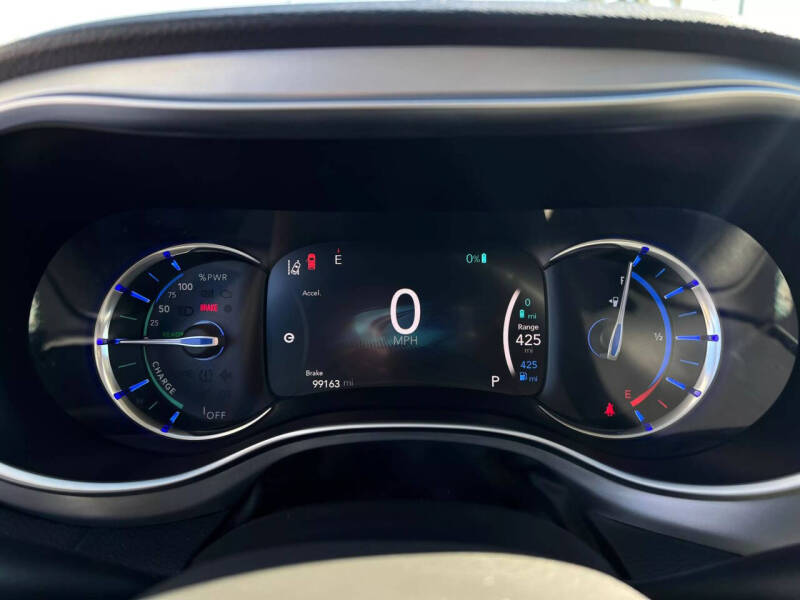 2017 Chrysler Pacifica Hybrid Platinum