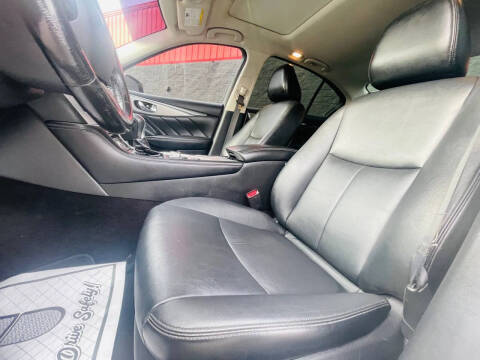 2015 Infiniti Q50 Premium