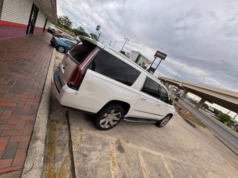 2017 Cadillac Escalade ESV Standard