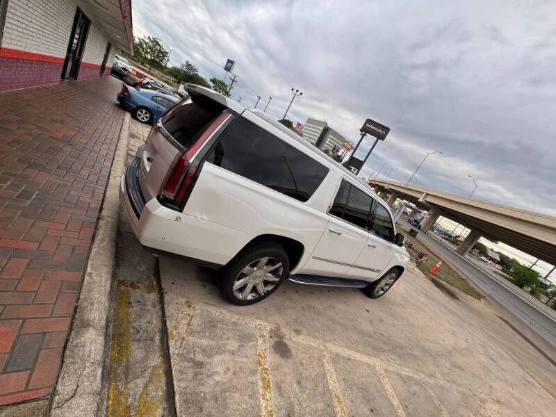 2017 Cadillac Escalade ESV Standard