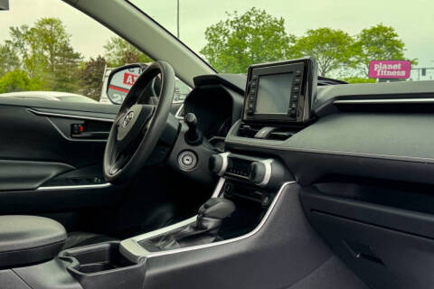 2019 Toyota RAV4 LE