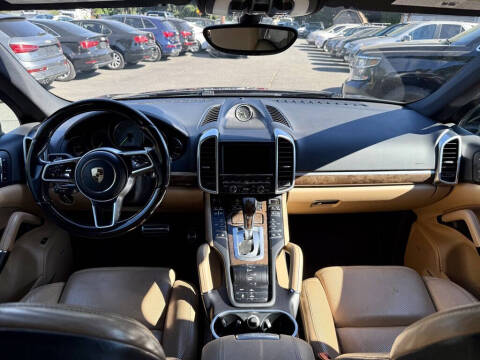 2016 Porsche Cayenne S E-Hybrid