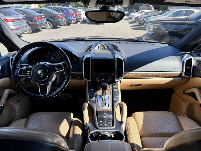 2016 Porsche Cayenne S E-Hybrid