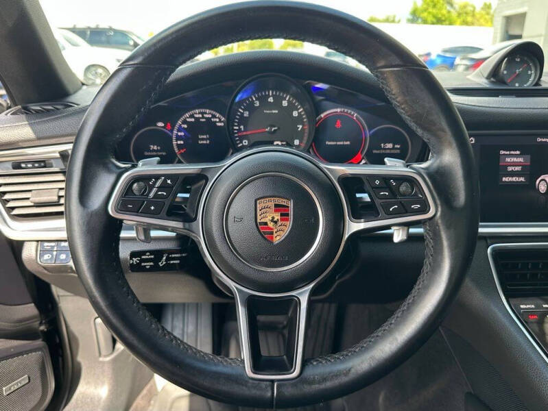 2019 Porsche Panamera 4
