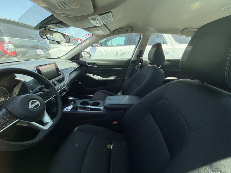 2025 Nissan Altima 2.5 SV