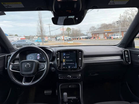 2021 Volvo XC40 T5 R-Design