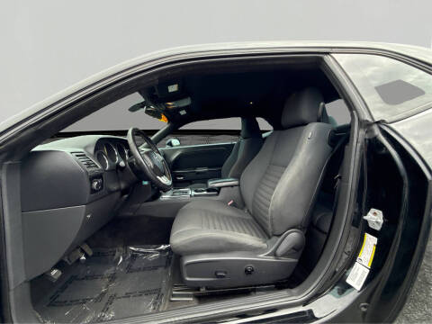 2012 Dodge Challenger SXT Plus