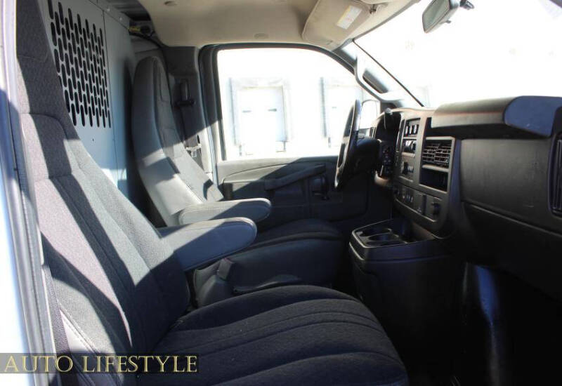 2023 Chevrolet Express 2500