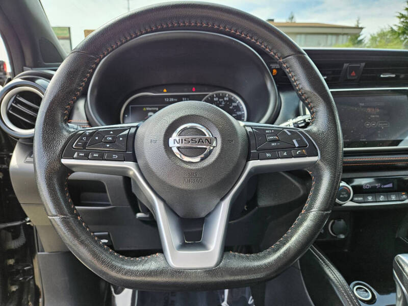 2018 Nissan Kicks SR