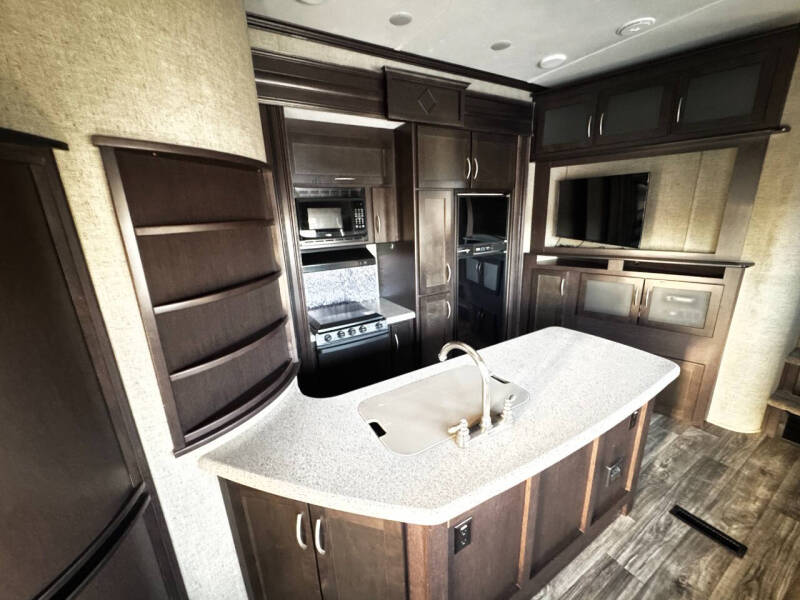 2017 Keystone RV Carbon