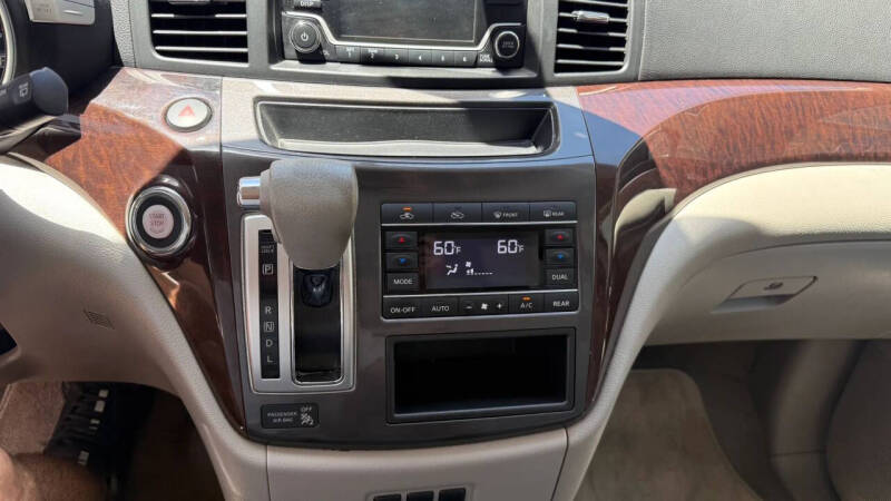 2016 Nissan Quest