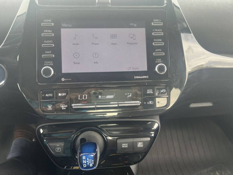 2021 Toyota Prius XLE