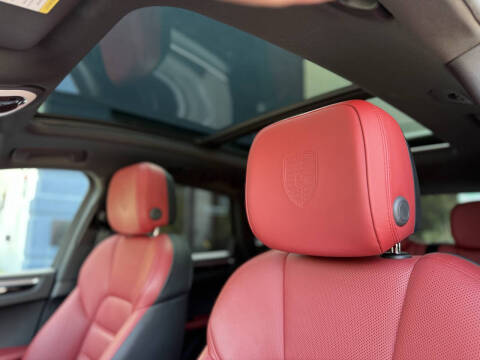 2020 Porsche Macan S