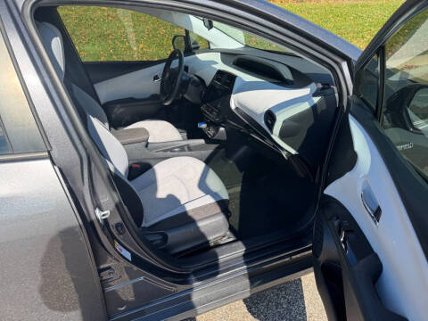 2019 Toyota Prius XLE