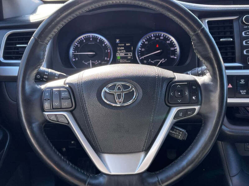 2017 Toyota Highlander Limited Platinum