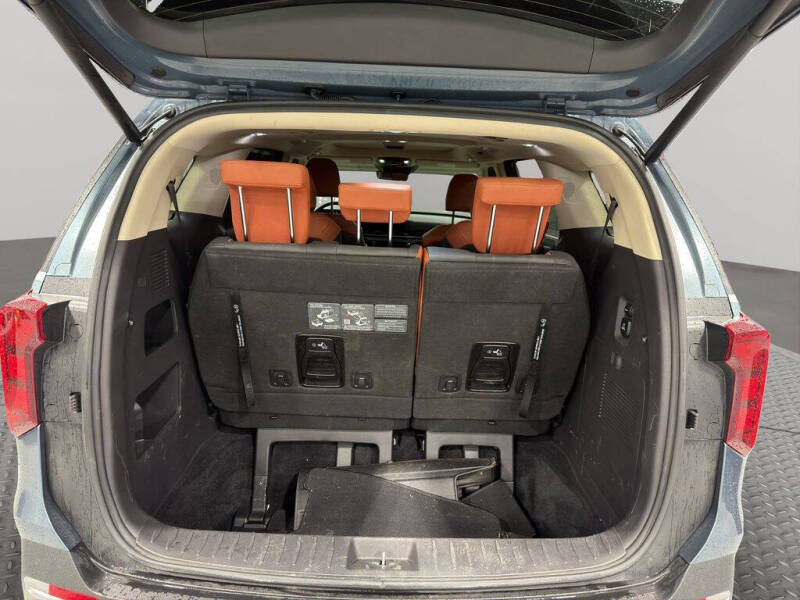 2025 Kia Carnival SX