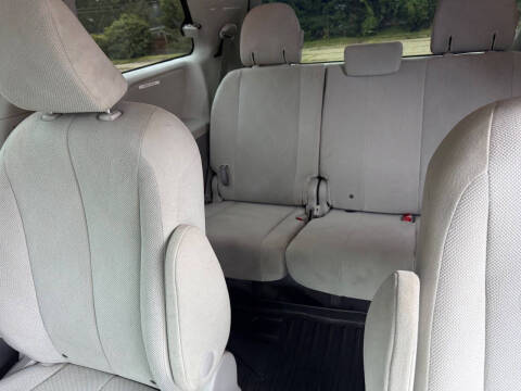 2012 Toyota Sienna Base 7-Passenger