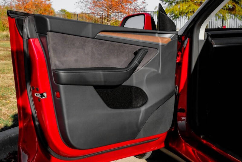 2025 Tesla Model Y Long Range