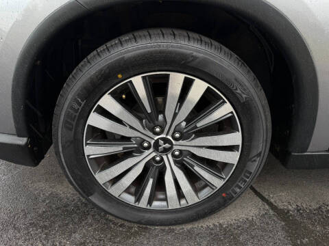2019 Mitsubishi Outlander ES
