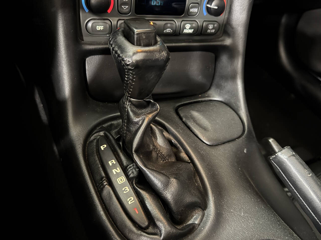 2004 Chevrolet Corvette 25