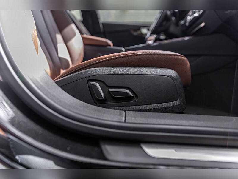 2019 Audi A4 quattro Premium Plus 45 TFSI