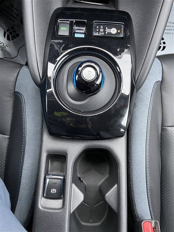 2022 Nissan LEAF SL PLUS