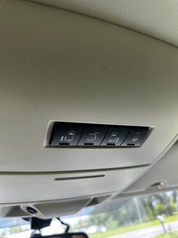 2010 Chrysler Town and Country Touring