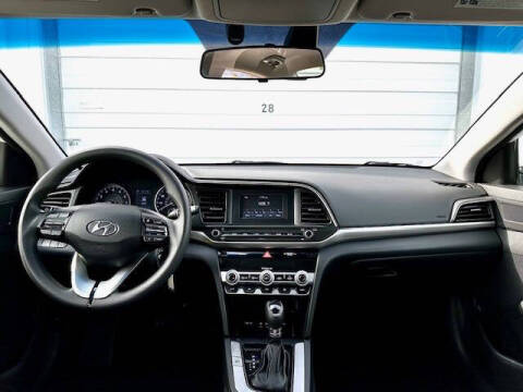 2020 Hyundai Elantra SE