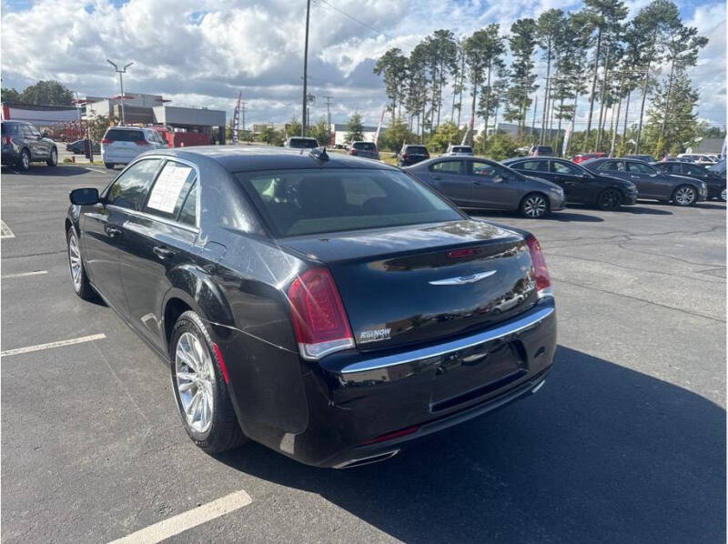 2019 Chrysler 300