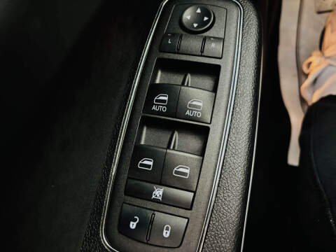 2023 Chrysler 300 C