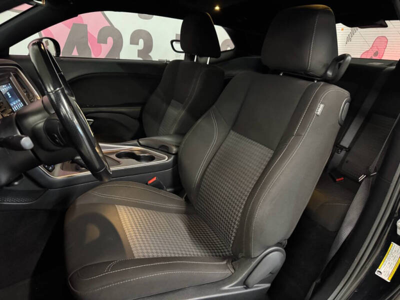 2020 Dodge Challenger SXT