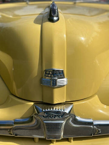 1948 Ford Super Deluxe