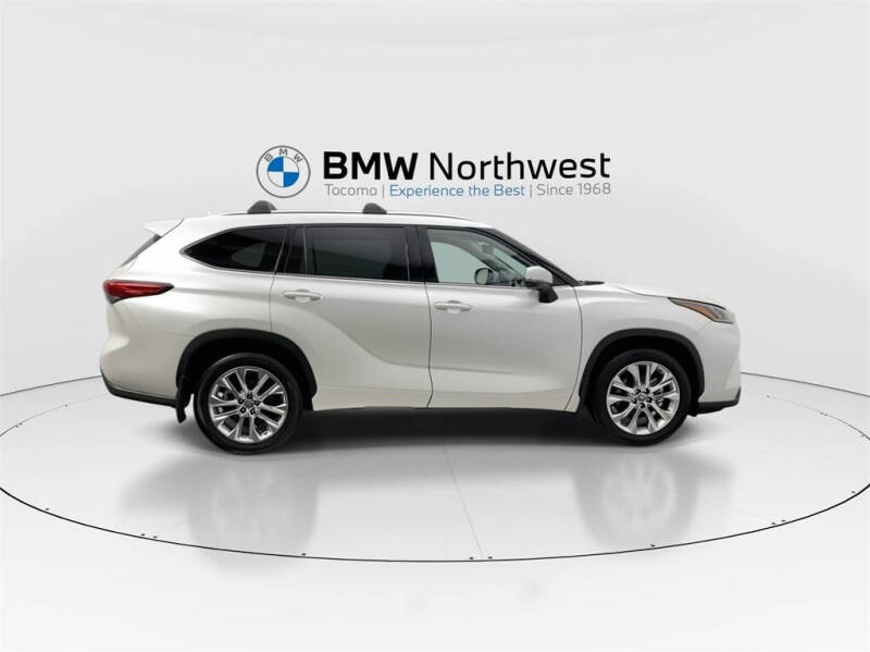 2022 Toyota Highlander Limited