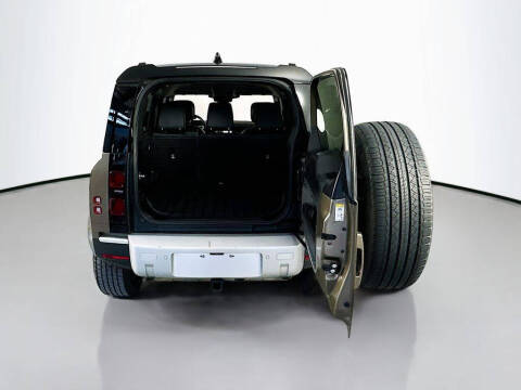 2020 Land Rover Defender 110 SE