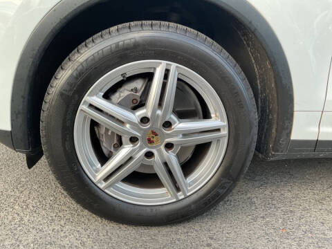 2014 Porsche Cayenne Platinum