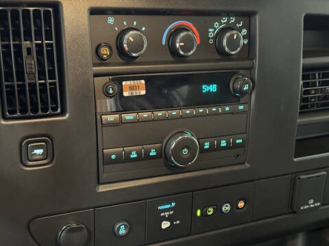 2025 Chevrolet Express 2500