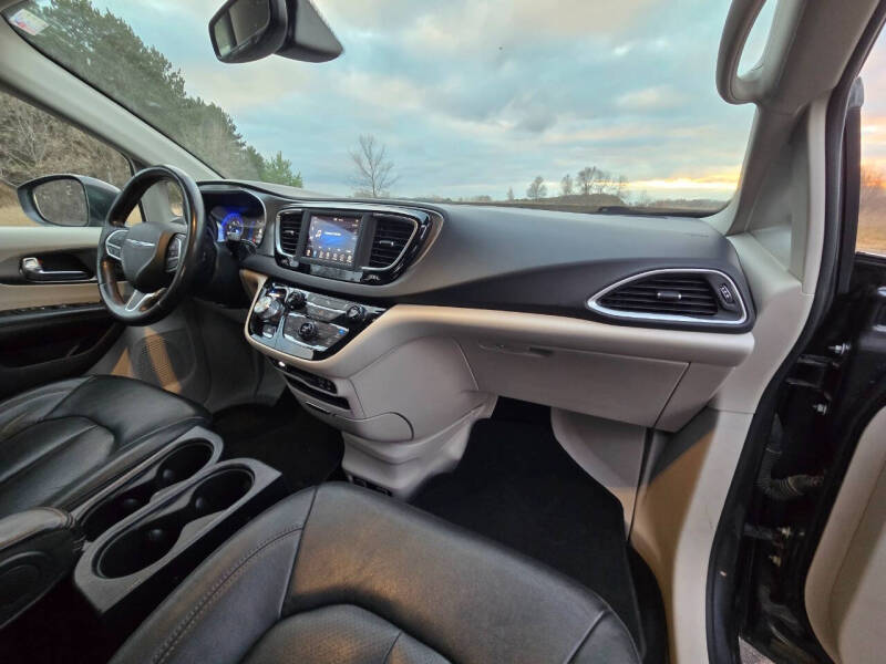 2020 Chrysler Pacifica Touring L