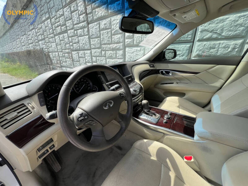 2015 Infiniti Q70 3.7