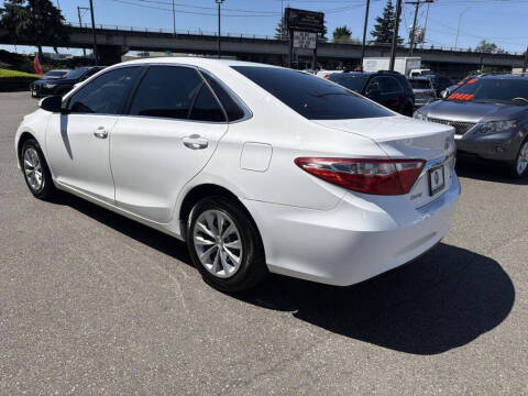 2015 Toyota Camry LE