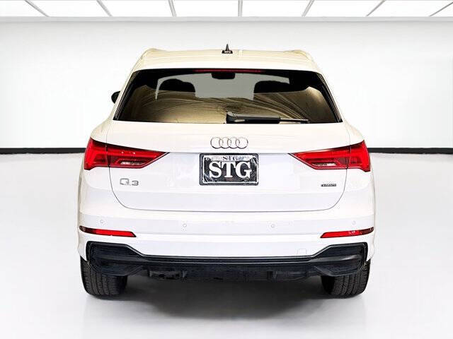 2022 Audi Q3 quattro S line Prem Plus 45 TFSI