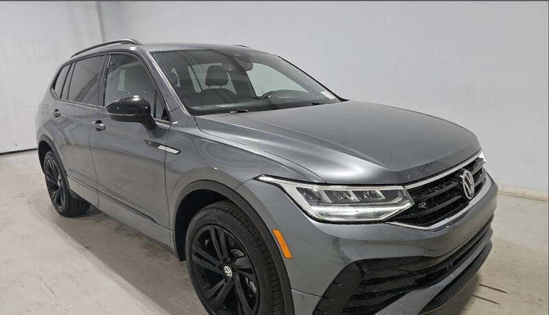2023 Volkswagen Tiguan SE R-Line Black