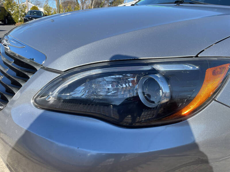 2014 Chrysler 200 Limited photo 37