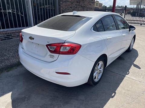 2017 Chevrolet Cruze LT Auto