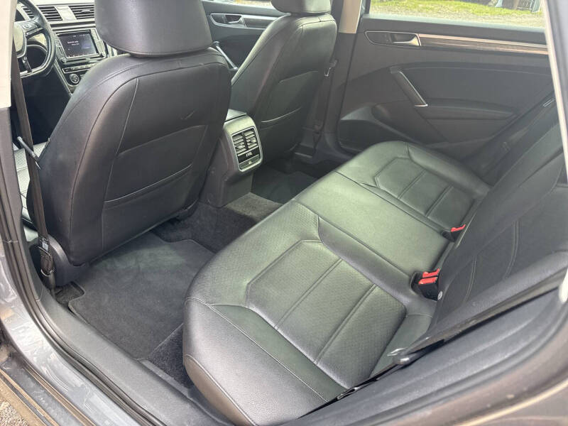 2017 Volkswagen Passat 1.8T SE