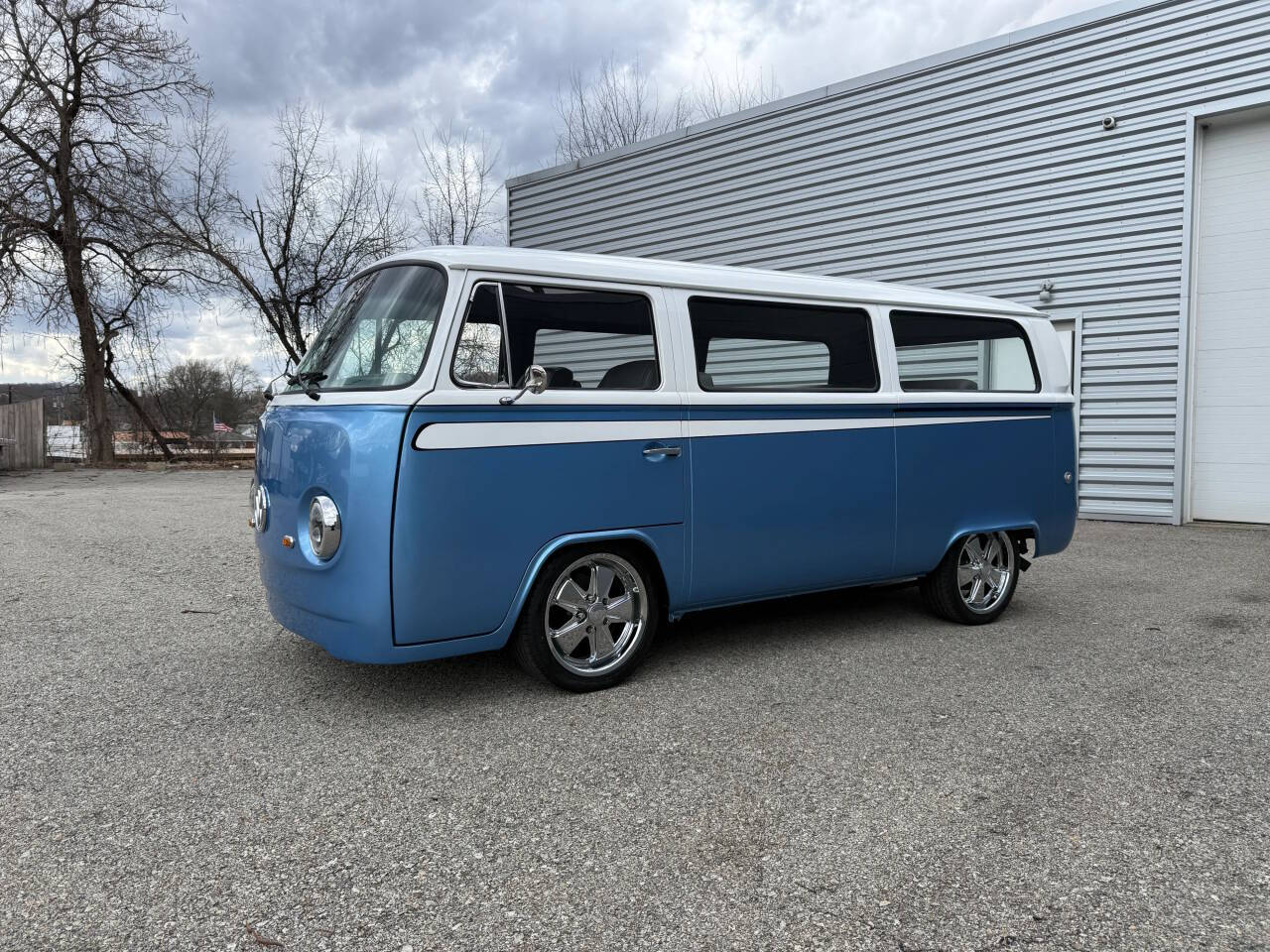 1974 Volkswagen Type II Custom Bus 8