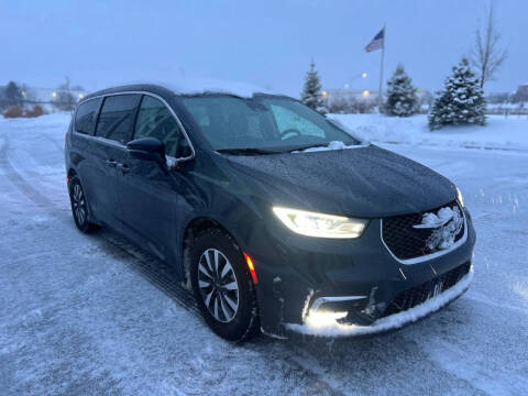 2022 Chrysler Pacifica Hybrid Touring L