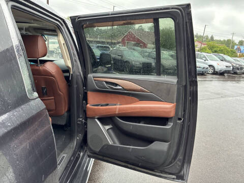 2017 Cadillac Escalade ESV Luxury