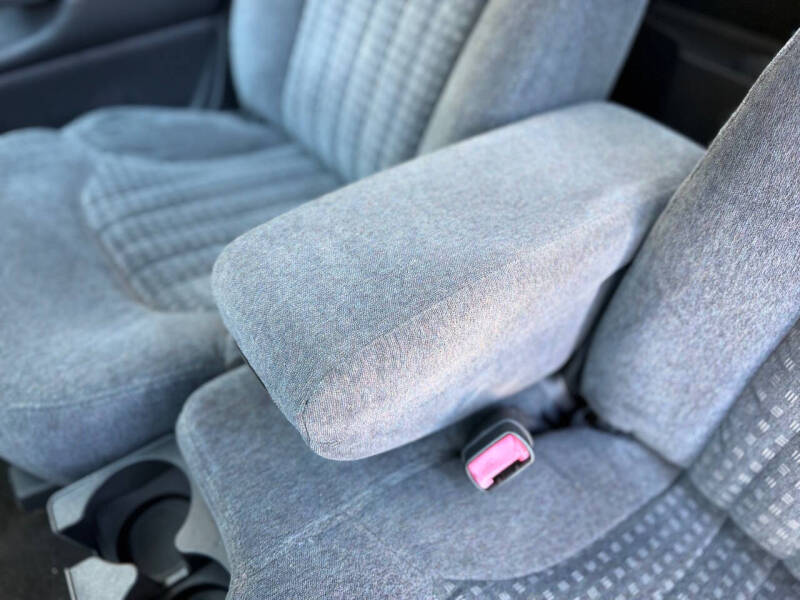 2000 Chevrolet S-10 LS