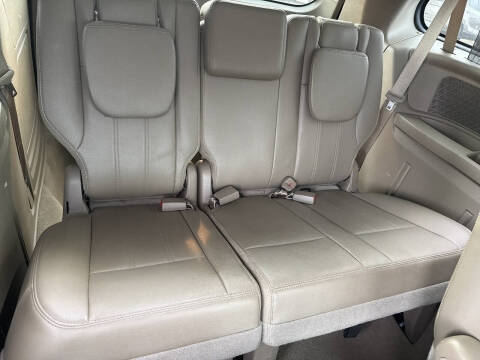 2015 Chrysler Town and Country Touring-L