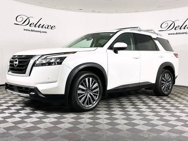 2024 Nissan Pathfinder SL